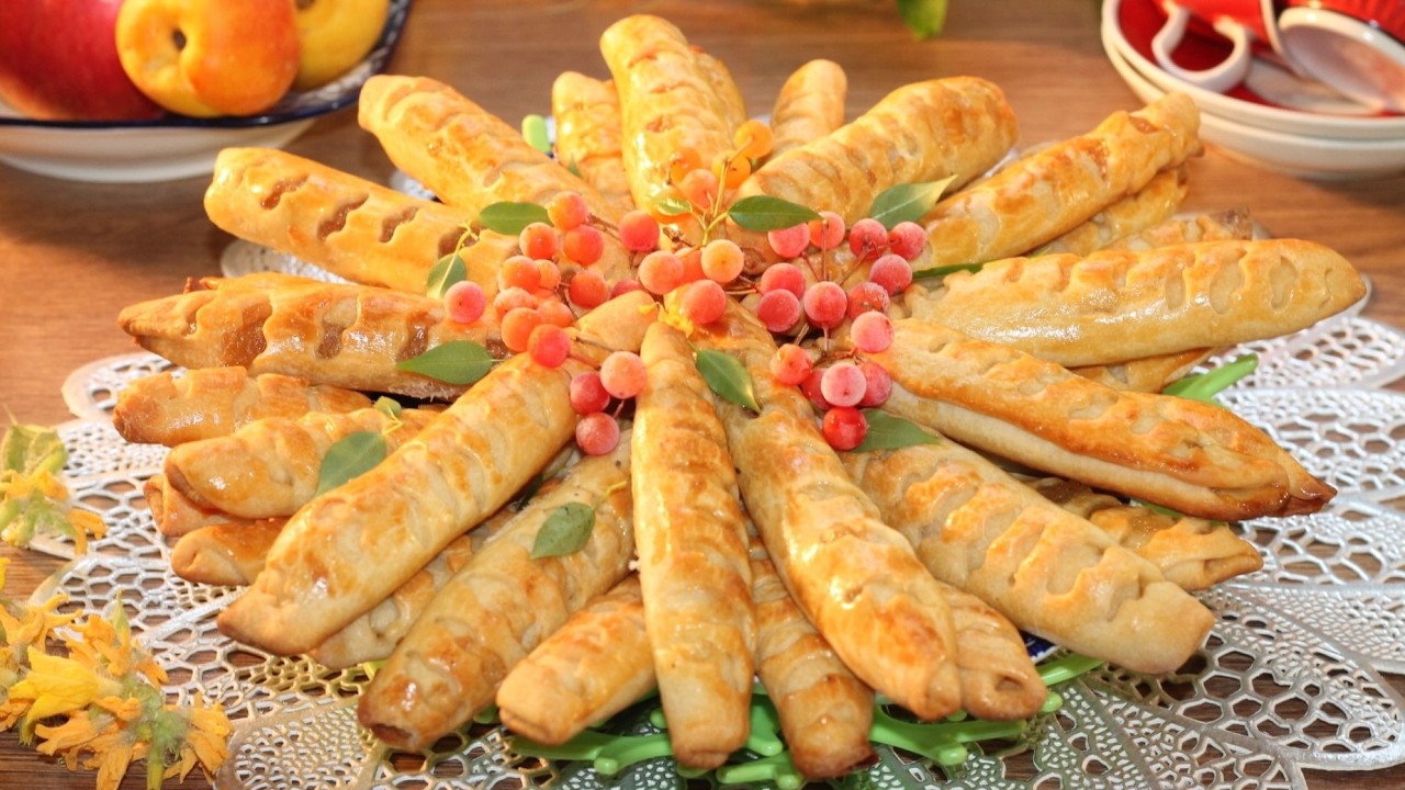 Булочки-трубочки с творогом и повидлом