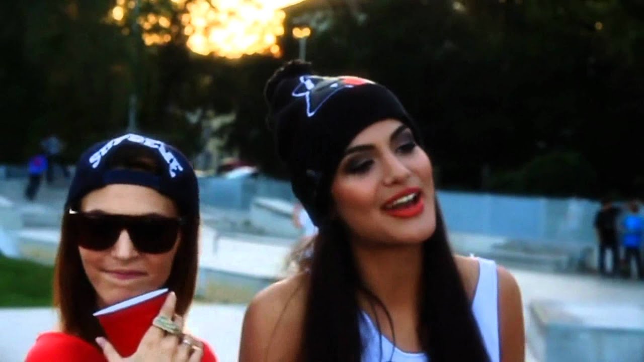 Cro - Easy (Official Video) Cro - Easy (Official Video)