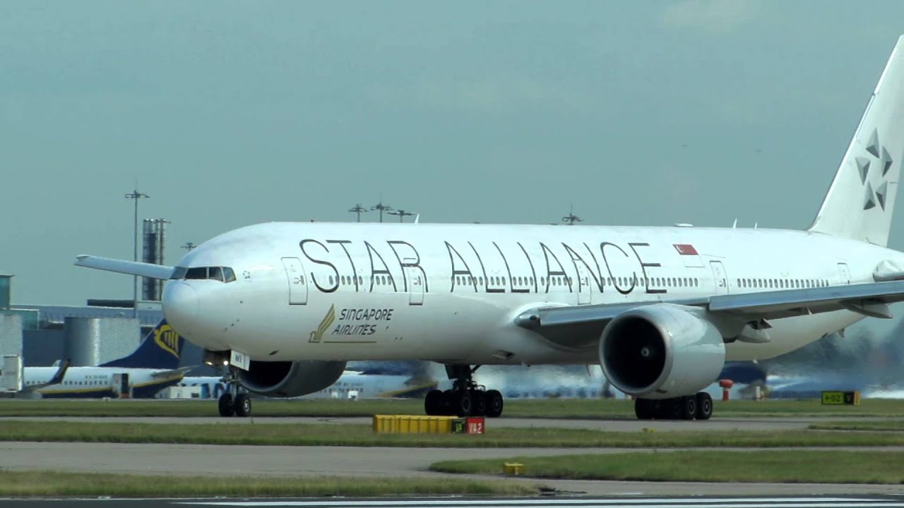 Singapore Airlines Star Alliance Livery Taxitakeoff Close Up