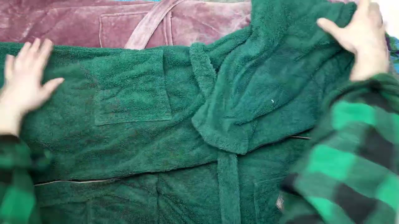 20054 Халаты BRB/1 (cream/extra)  20кг. по 7.5€/кг. 23шт.