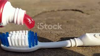 Your toothpaste is lying - brush your teeth in 35 seconds