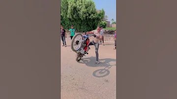 انا بخطف الأنظار 