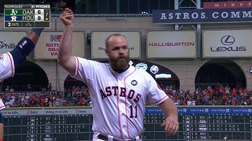 Gattis smacks a go-ahead three-run homer