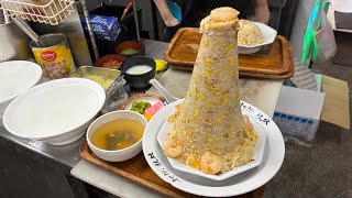 Friendly chefs make massive ramen and fried rice - Noodles trip in Japan