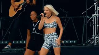 Zara Larsson - Girls Like & This Ones For You -  Live At Lollapalooza, Paris 2018 Resimi