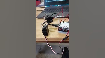 2 servo motors arduino