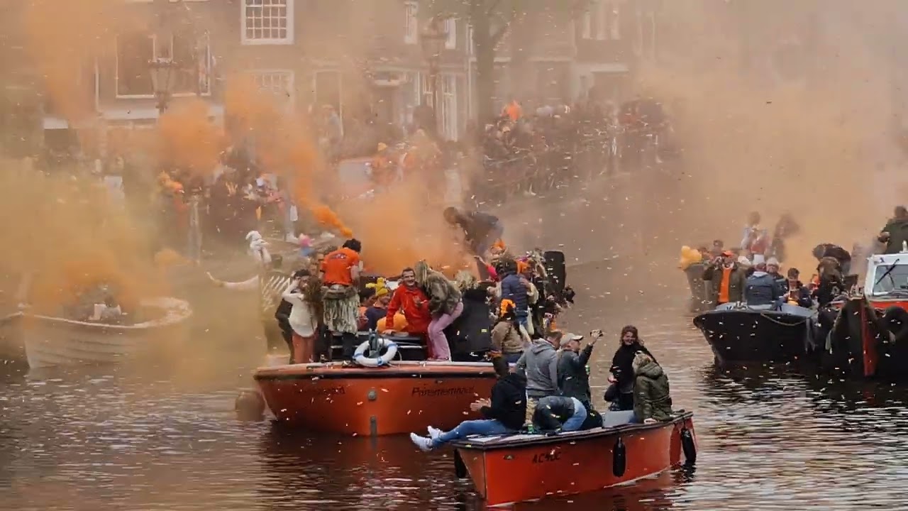 king's day amsterdam 2022 -party on the canals-