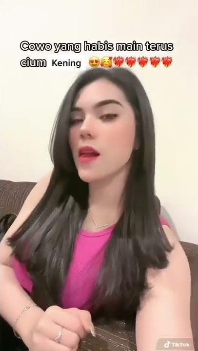 Cowo abis main cium kening 😘
