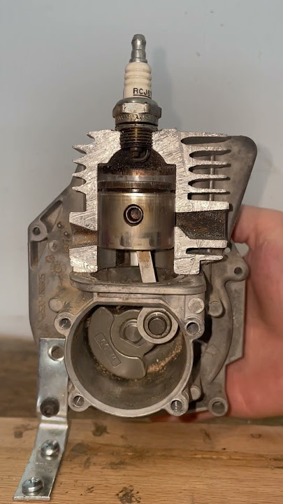 What’s inside an engine? 2 stroke engine cut in half #shorts #engines