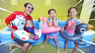 Download lagu BERBURU BAJU RENANG DAN PELAMPUNG MINI UNTUK KETIGA ANAK INI‼️😂 LUCU BANGET‼️