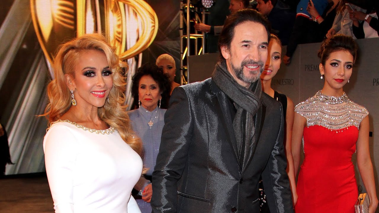Marco Antonio Solis llegó rodeado de bellezas YouTube