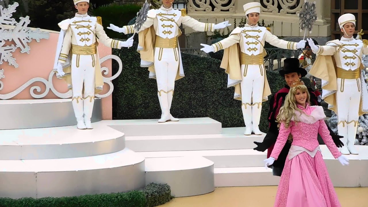 Disneyland Paris - Royal Christmas Wishes - 25 November 2015