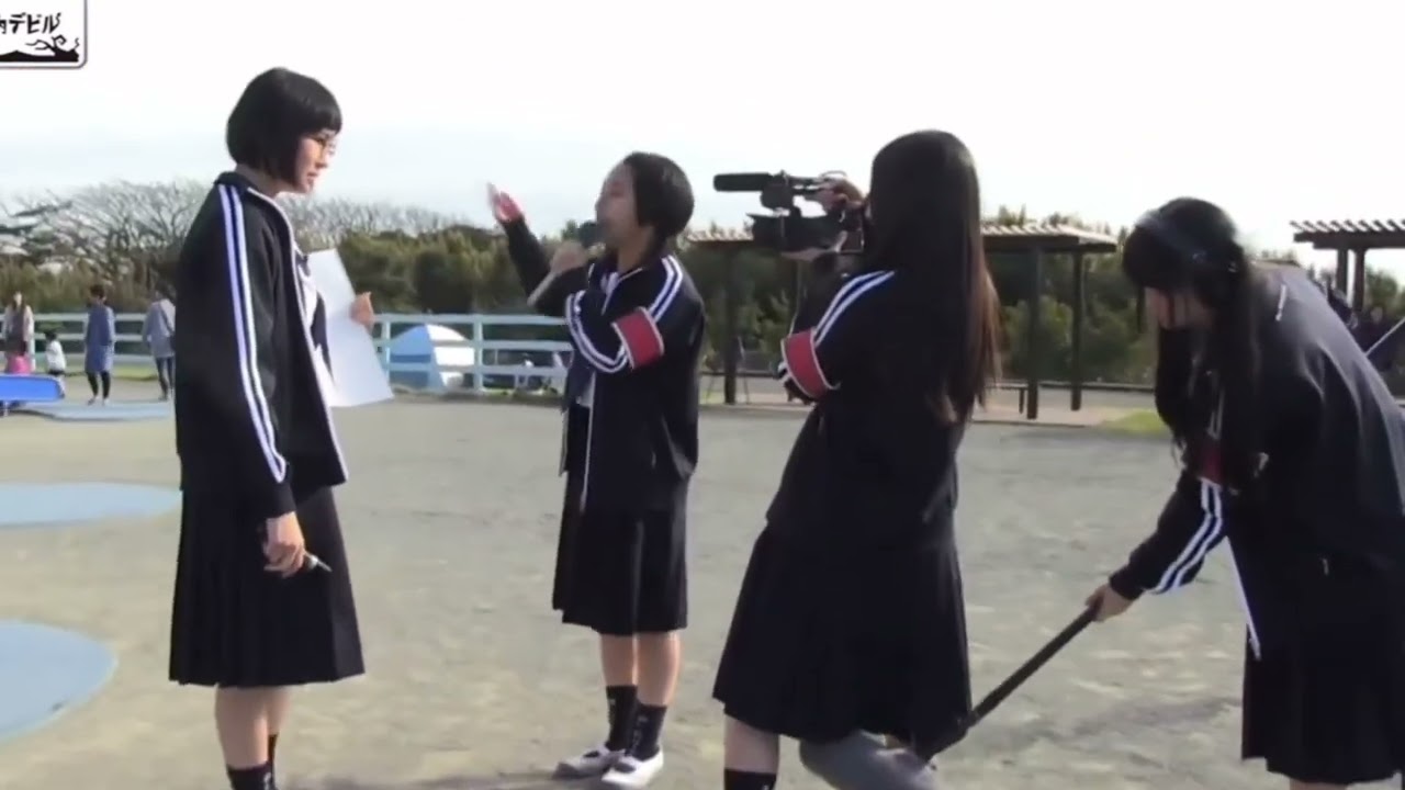 新しい学校のリーダーズスカートめくり集