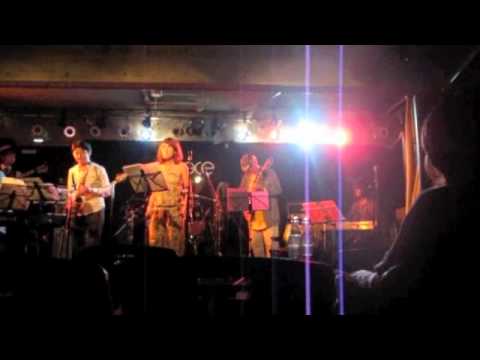R&Bのバンド"Cloud 9"のライブ