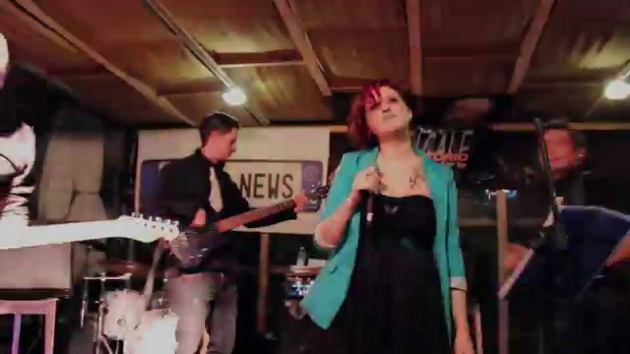 Whole Lotta Love (Blues Cover) - Hound Dogs Blues Band live at Pareo Beach