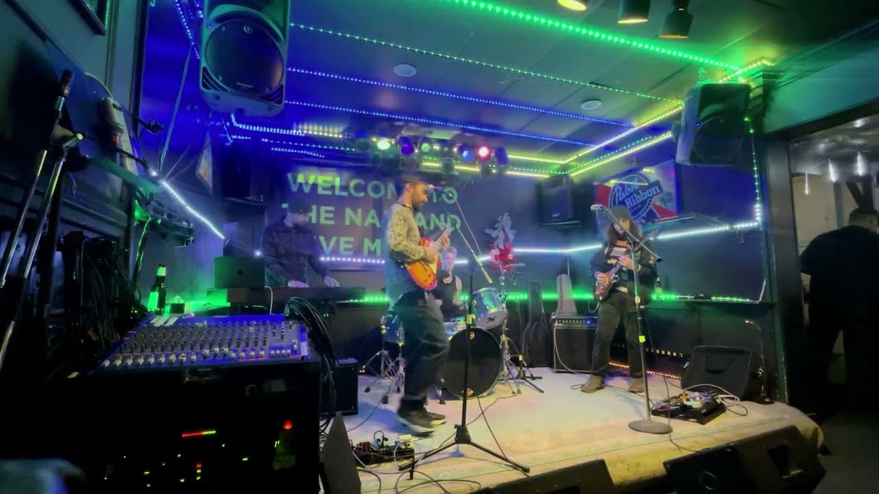 "In the Pavement" - Flood the Mains - Live at the Rusty Nail