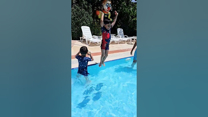 عبد الله اتعلم السباحة وأخيرا 😍