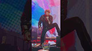 Age Is Just A Number Axl Rose Still Has That Legendary Scream  gnr axel slash concert 90s