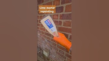 Repointing brickwork with lime mortar