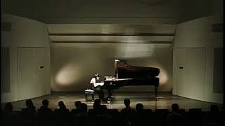 萬谷　衣里 - 演奏動画のサムネイル