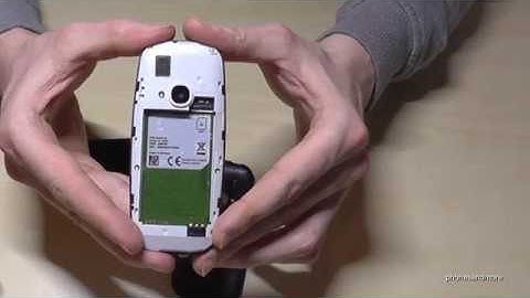 new Nokia 3310 (2017): How to insert the microSD card? Installation of micro SD