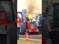Flammen-Spektakel am Start 🔥 Supersport Diesel IHC 1066 beim Tractor Pulling