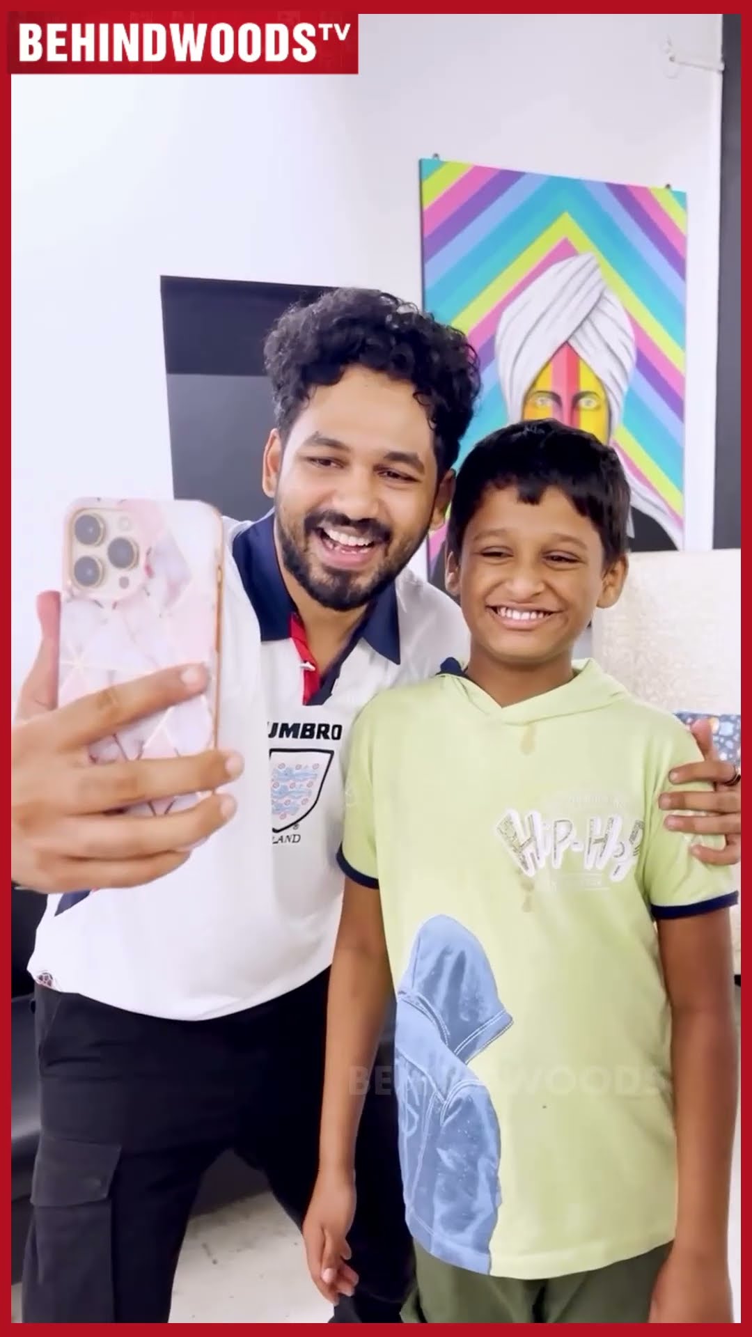 'Adhi Na, உங்க பக்கத்துல உட்காரவா..?' வெட்கப்பட்ட ரசிகரை கட்டி அணைச்ச Hiphop Adhi ?