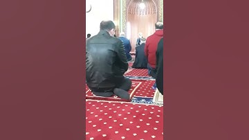 شاب تركي يقرأ سورة ياسين