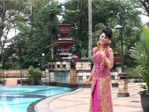 Yusti Novyanti - Kalangkang