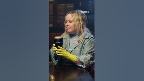 the best penelope and colin we could’ve asked for 🍻 #bridgerton #lukenewton #nicolacoughlan