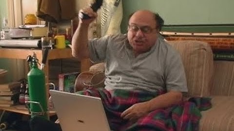 Frank Reynolds and his gun - It