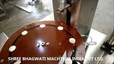 Single Head Cap Lining Machine with Vibrator Bowl, Wad Inserting Machine single head