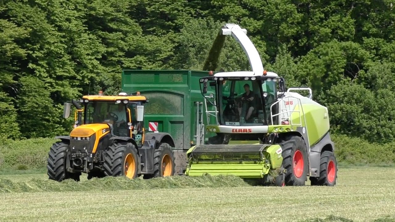 Silage 2025 - Brand New Claas Jaguar 870 Chopping Grass (1/2)