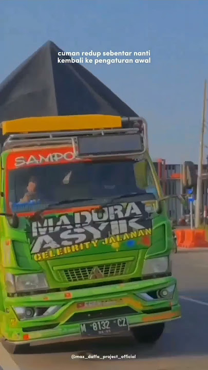 truk Madura Asik oleng parah
