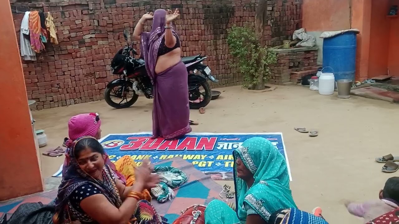 मेरे सर पर चुनरिया ज्ञान की जाए देन ओड के रात भजन अगर अच्छा लगे तो लाइक सब्सक्राइब जरूरकरें