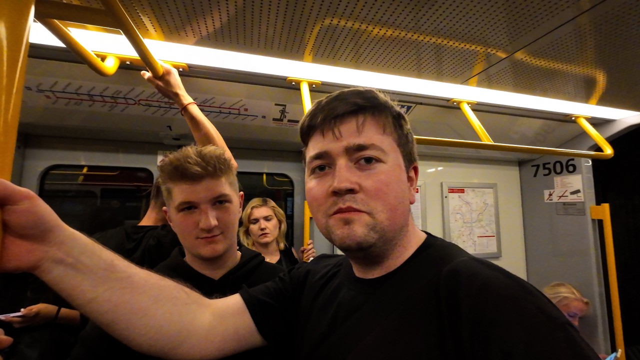 Впервые езжу на варшавском метро. Я впечатлён!