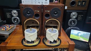 ONKYO D-202AⅡ LTD Onkyo D-202AII LTD speakers with incredible internals, no wonder