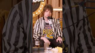 “Hasta la raíz” como nunca la habías escuchado… en la voz de Lasso.
