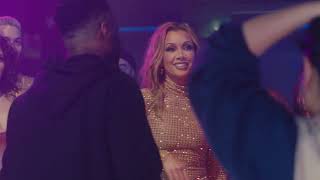 Vanessa Williams - Legs Keep Dancing Bts-09