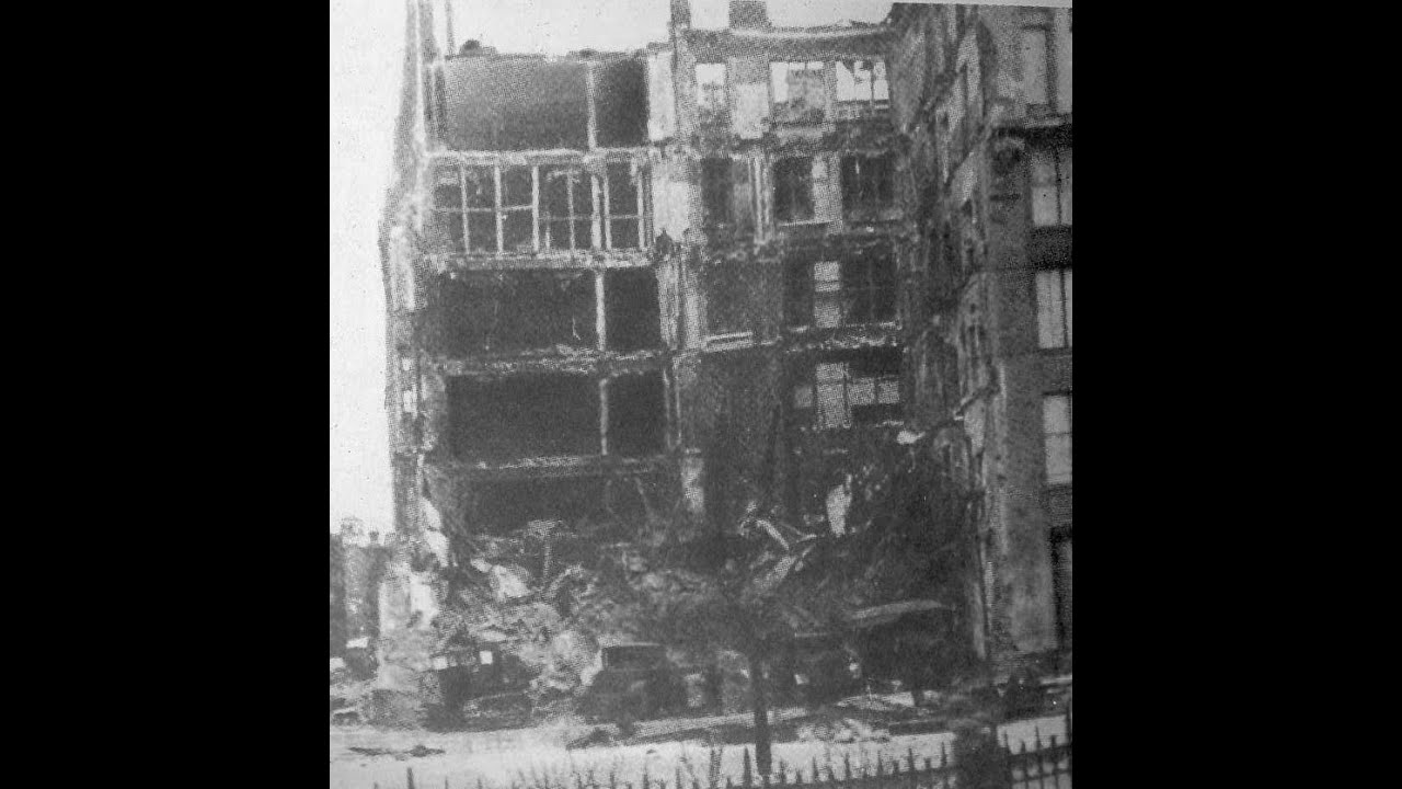 Москву бомбят. Бомбёжка Москвы 1941. Москва после бомбежки 1941. Москву бомбили в 1941. Бомбардировки Москвы в 1941 году разрушения.