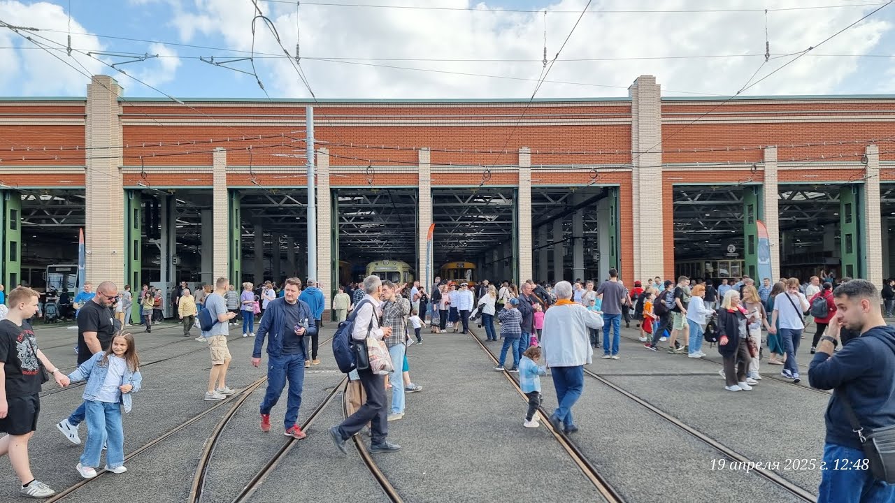 Парад трамваев в Москве в депо Имени Апакова . Метро октябрская.  #парадтрамвая #депоимениапакова