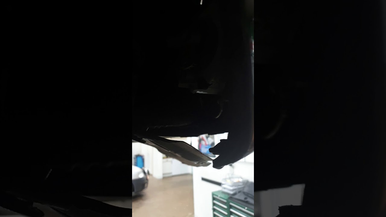 Replace Lexus IS250 turn signal bulb YouTube