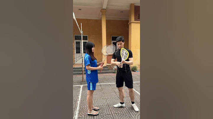 Hoàng Hôn | Khi Mẹ Nhờ Dạy Đứa Em Gái Đánh Cầu Lông Kiểu #Shorts