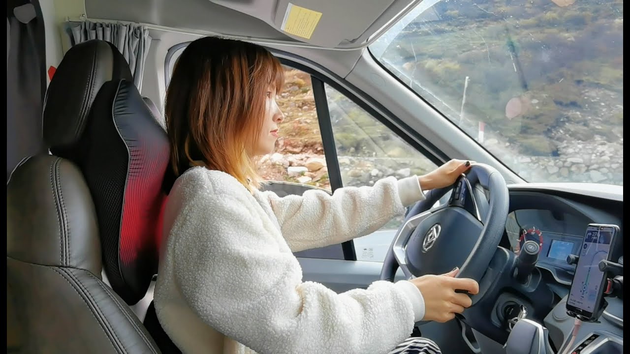 女孩开房车翻越折多山，海拔4300，动力够吗