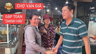 Bà con chợ Vạn Giã sao mà quá dễ thương, tấu hài duyên dáng khiến Khương Dừa cười đau bụng