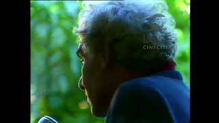 Celebrity Gian Maria Volonté intervistato fuori, primi anni '90.  Interview with Gian Maria Volonté. Wealth