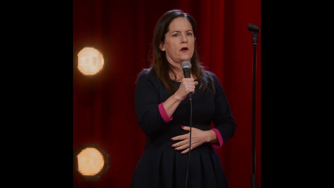 Martha Kelly just has a quick poll. #standup #marthakelly