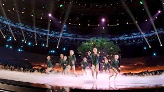 The crazy 8's: Front row - World of dance!