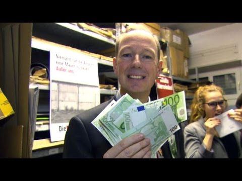 Martin Sonneborn im EU-Schlaraffenland: Der 304-Euro-Arbeitstag | SPIEGEL TV