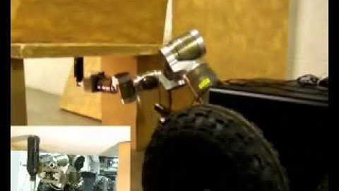 Mobile Manipulation with Online Sensor-Based Redundancy Resolution